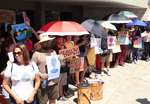 Natal: Sinte-RN denuncia lei que troca professores de três áreas por pedagogo