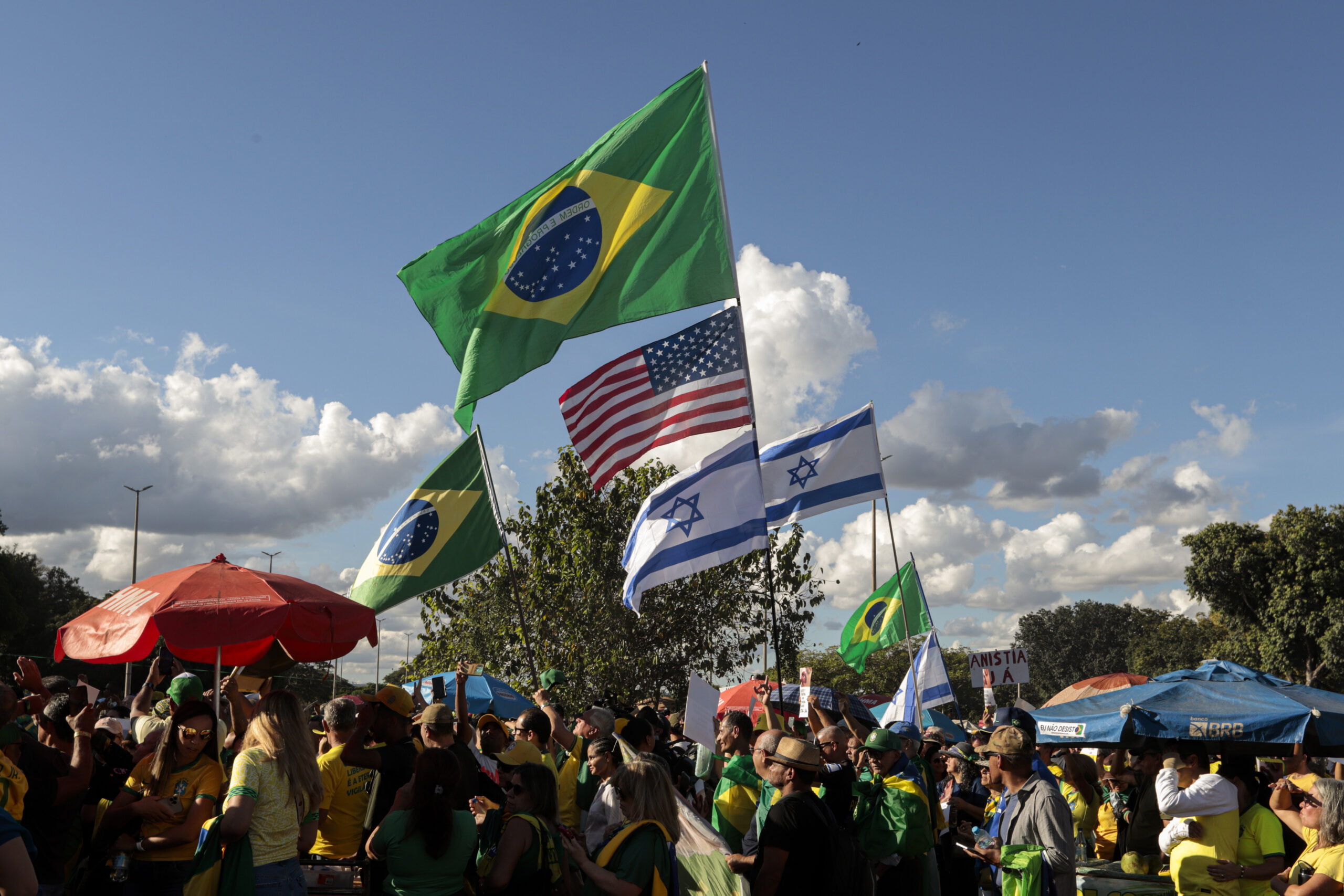 Bolsonaristas do RN participam de ato esvaziado por anistia com Bolsonaro