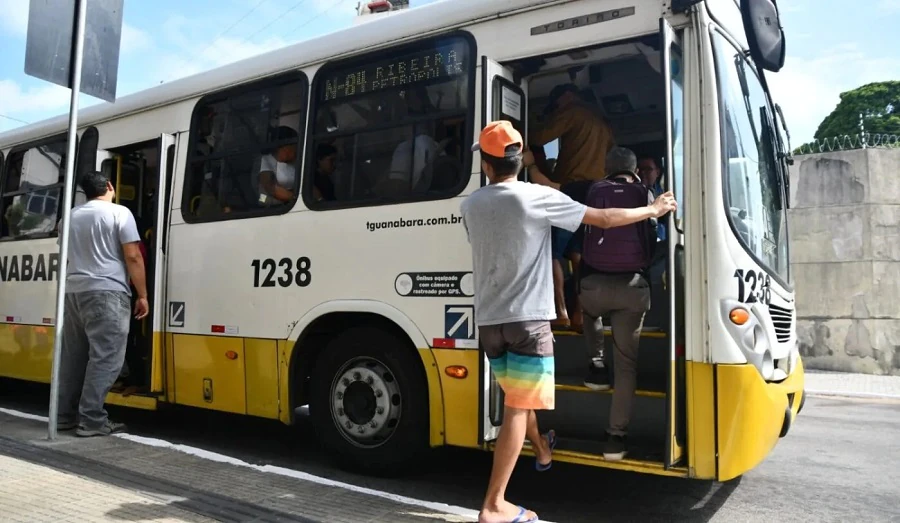 Após reunião de conciliação, rodoviários decidem encerrar greve em Natal