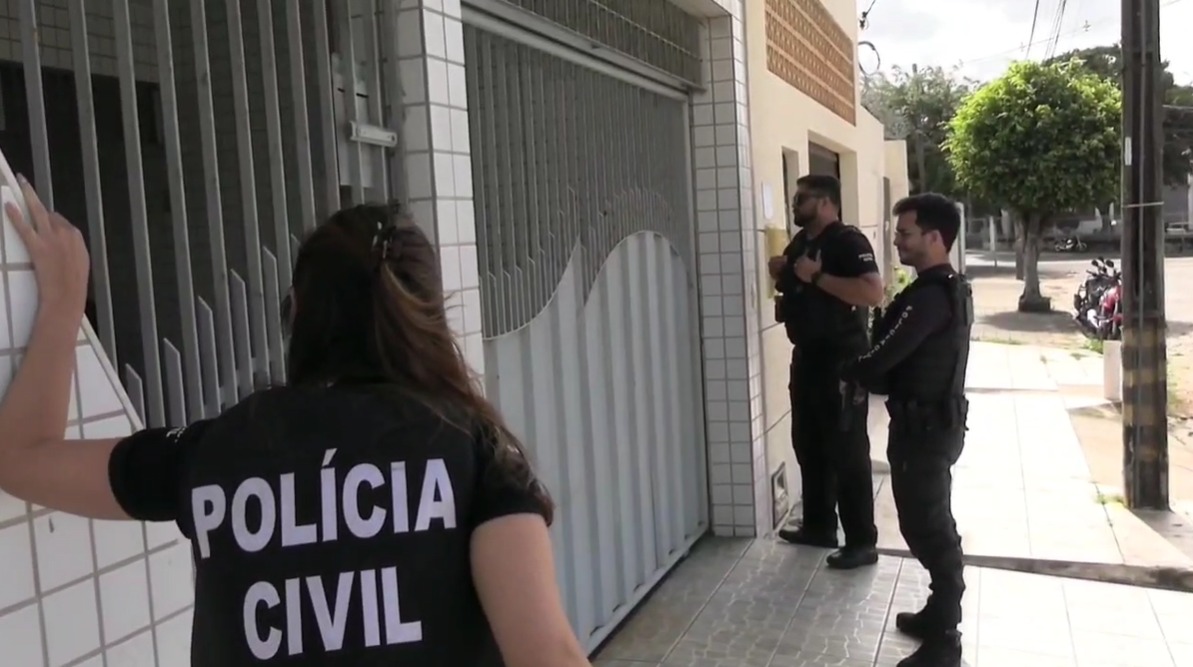 Homem é preso em Natal por ameaça de morte e homofobia contra o filho