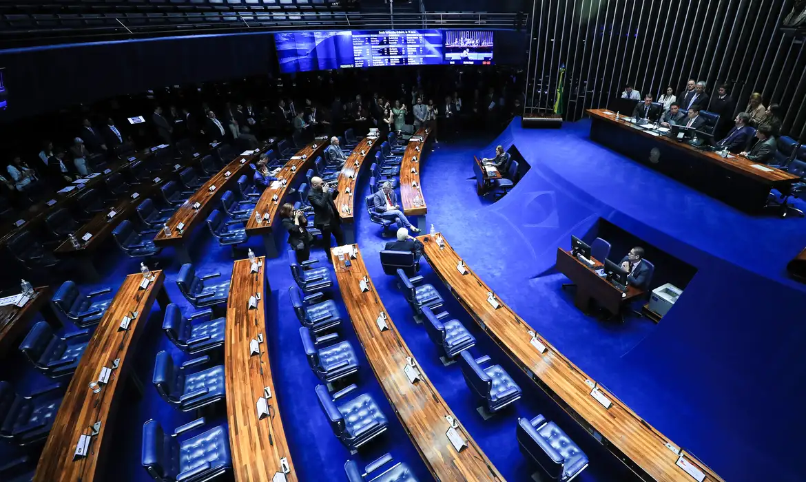 Maioria da bancada do RN vota por derrubada de decreto que taxava mais ricos