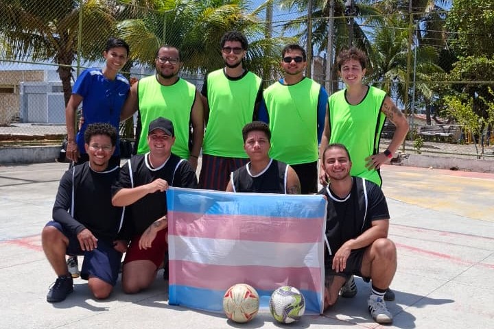 Time de futsal incentiva esporte entre pessoas transmasculinas em Natal