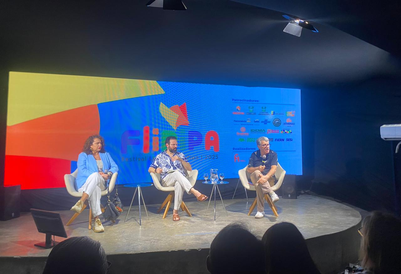 Com Paulo Betti, abertura do Flipipa 2025 é marcada por humor, afeto e política