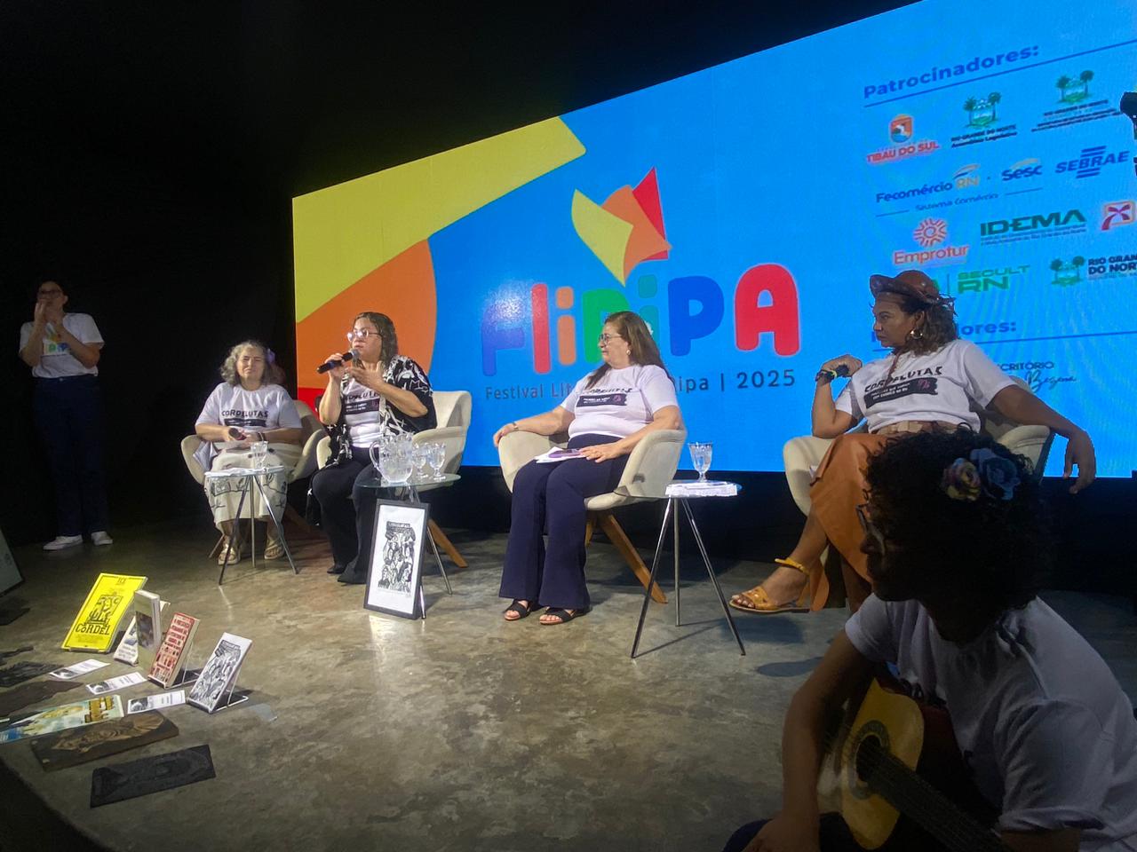 Mulheres potiguares celebram a força feminina no cordel no Flipipa