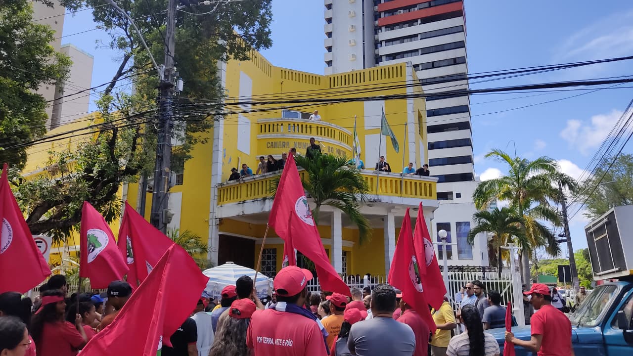 Vereadores estão sendo pressionados para apoiar cassação, diz Brisa