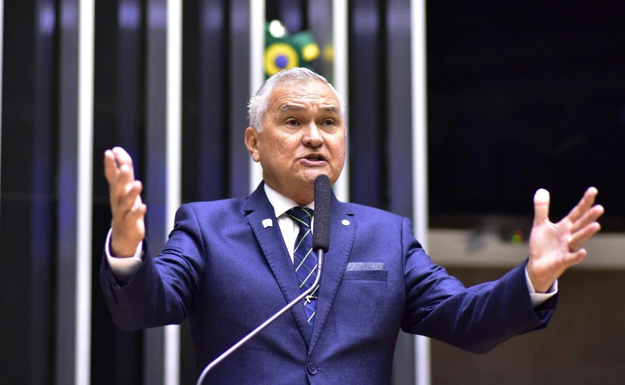 Girão é contra “urgência” para ressarcir vítimas de fraudes em benefícios do INSS