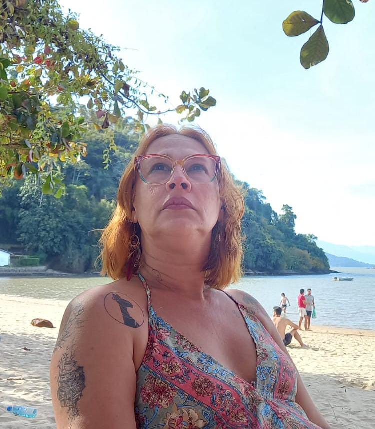 A maré amanheceu torta
