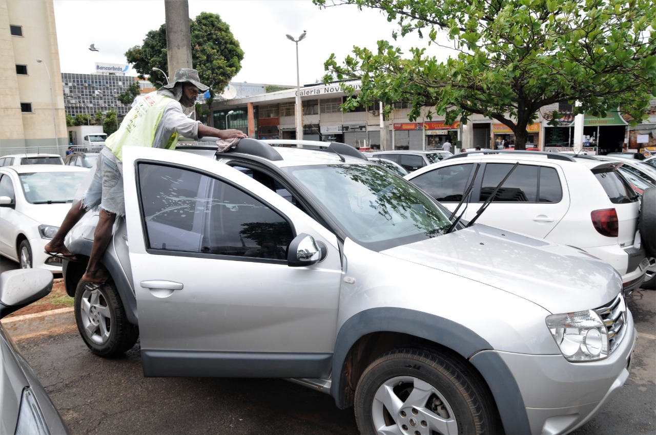 Flanelinha pode virar atividade regulamentada em Natal; entenda