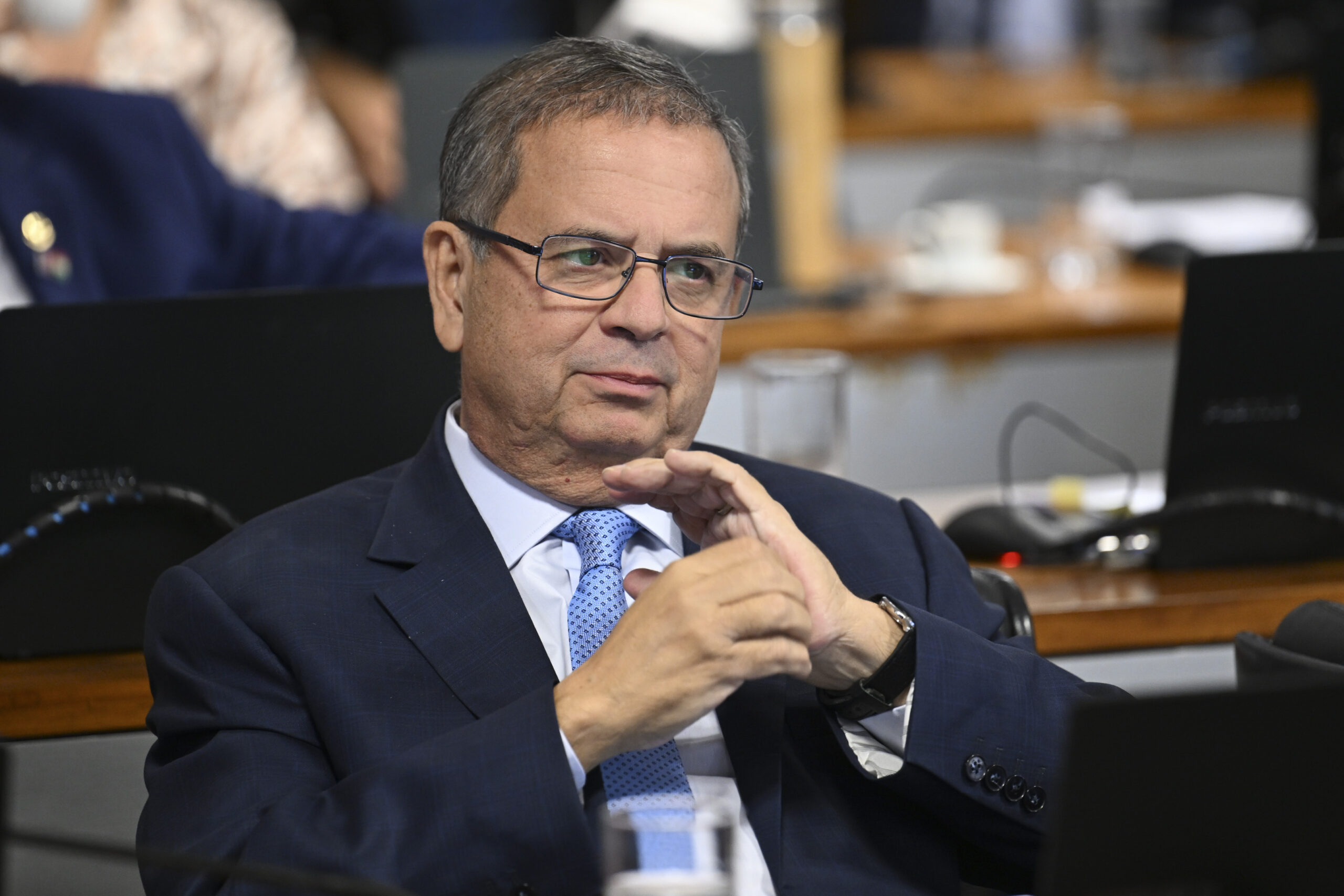Rogério defende aliviar custo das empresas em caso de reduzir jornada 6x1