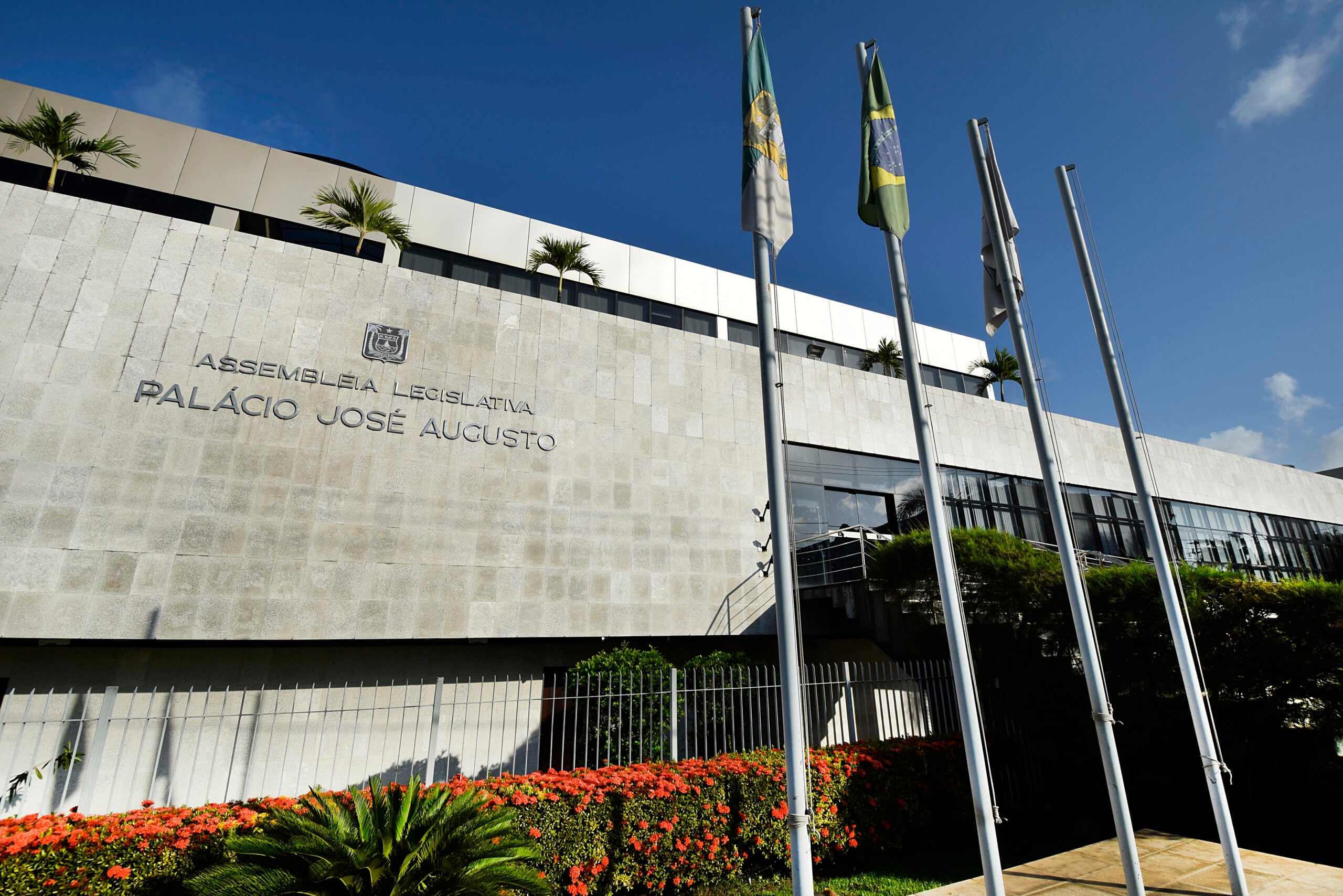 Mandato-tampão para governador já ocorreu em Alagoas e pode ter no RJ