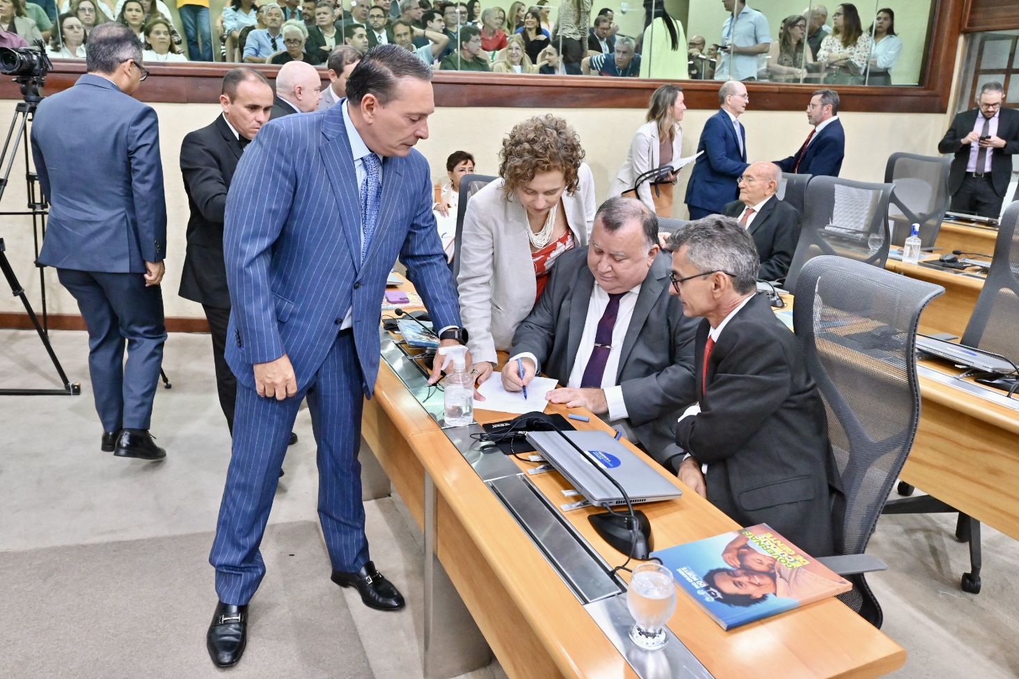 Governo e oposição fazem contas para eleição indireta na Assembleia Legislativa