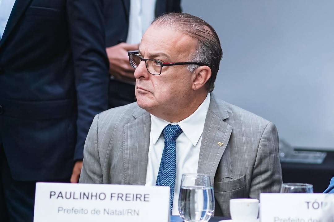 Prefeito de Natal critica oposição por cobrar providências sobre chuvas