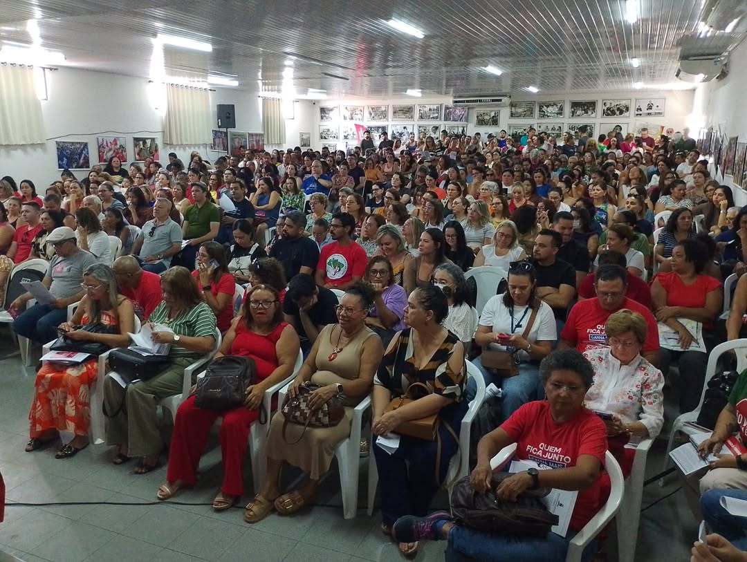 Professores de Natal aprovam contraproposta e mantêm indicativo de greve