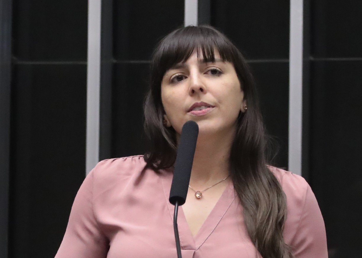 Natália denuncia “manobra” para blindar bets na votação do PL Antifacção