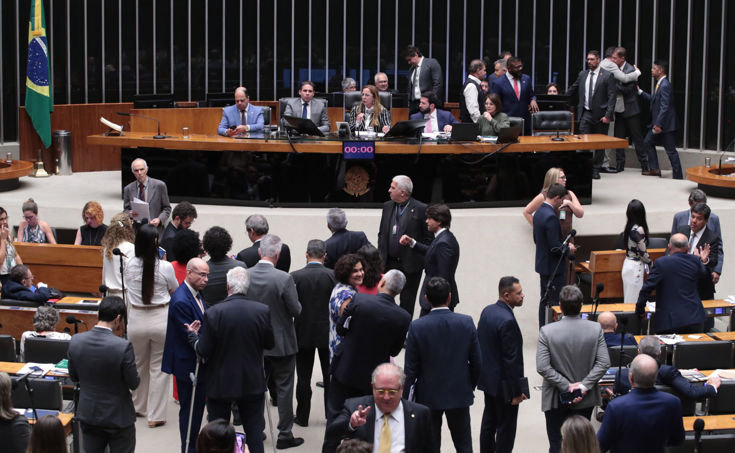 Bancada federal do RN vota unida a favor da PEC da Segurança Pública