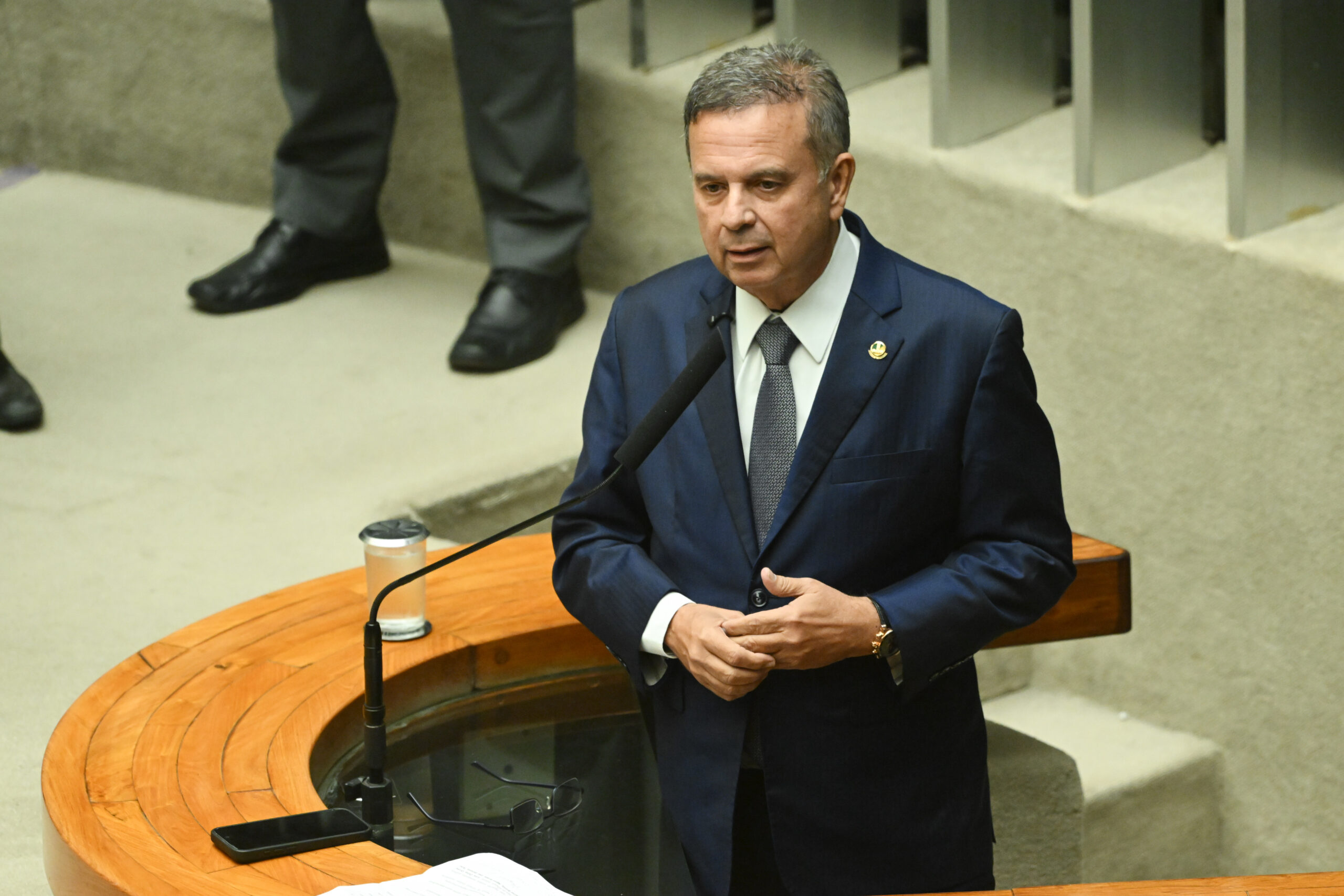 Rogério Marinho reage ao fim da escala 6x1 com PEC do “horário flexível”