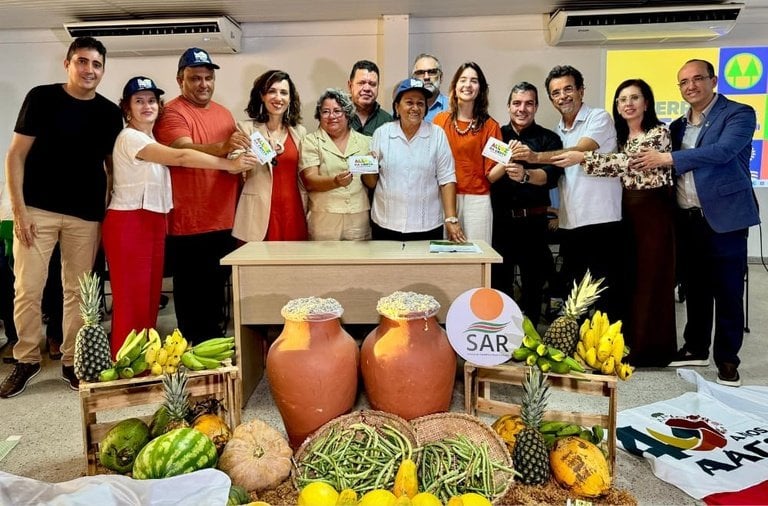 Agricultores familiares do RN recebem mini colheitadeiras do programa Arroz da Gente