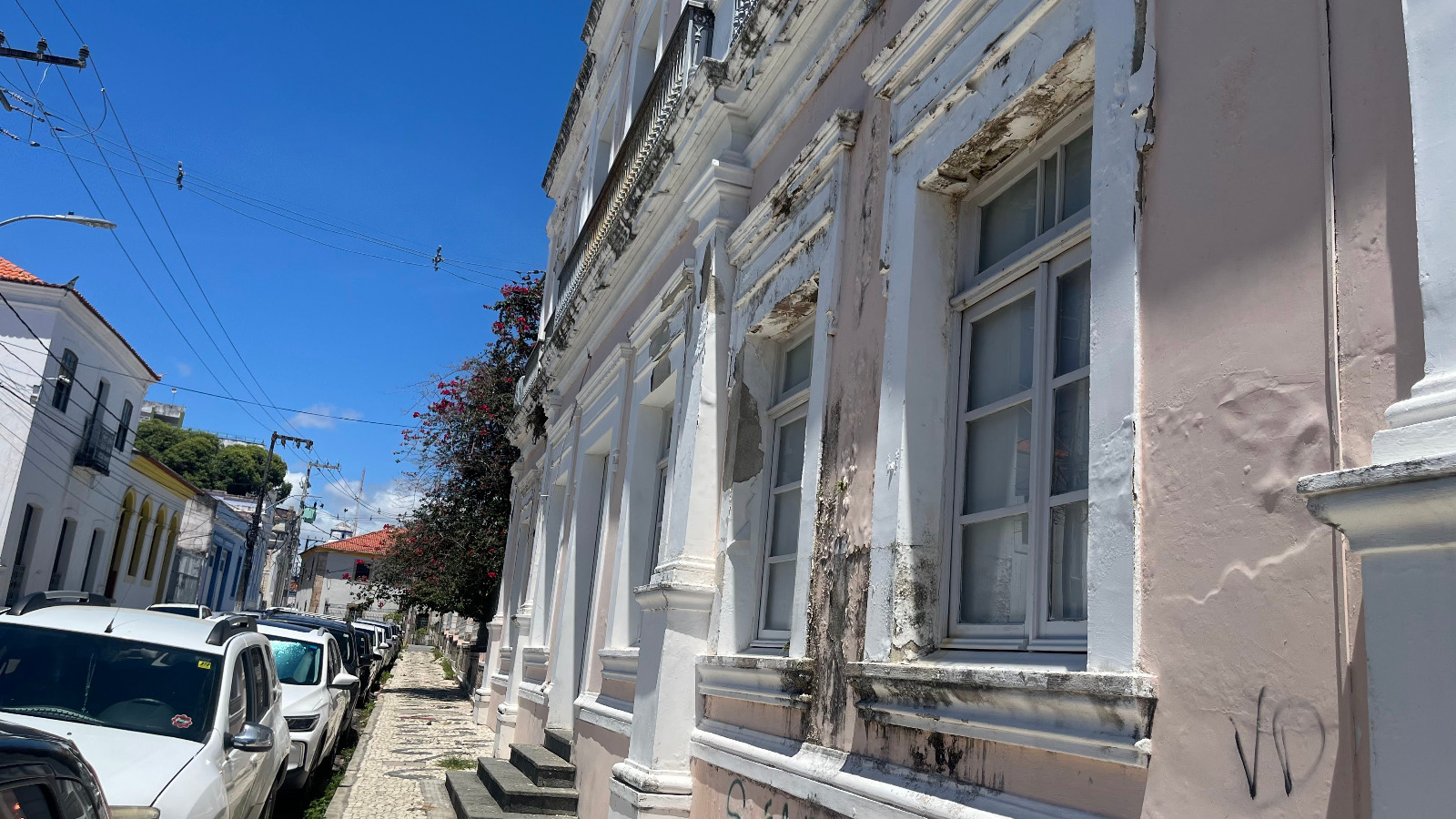 Ação cobra obras urgentes na Pinacoteca do RN após infiltrações e risco ao acervo
