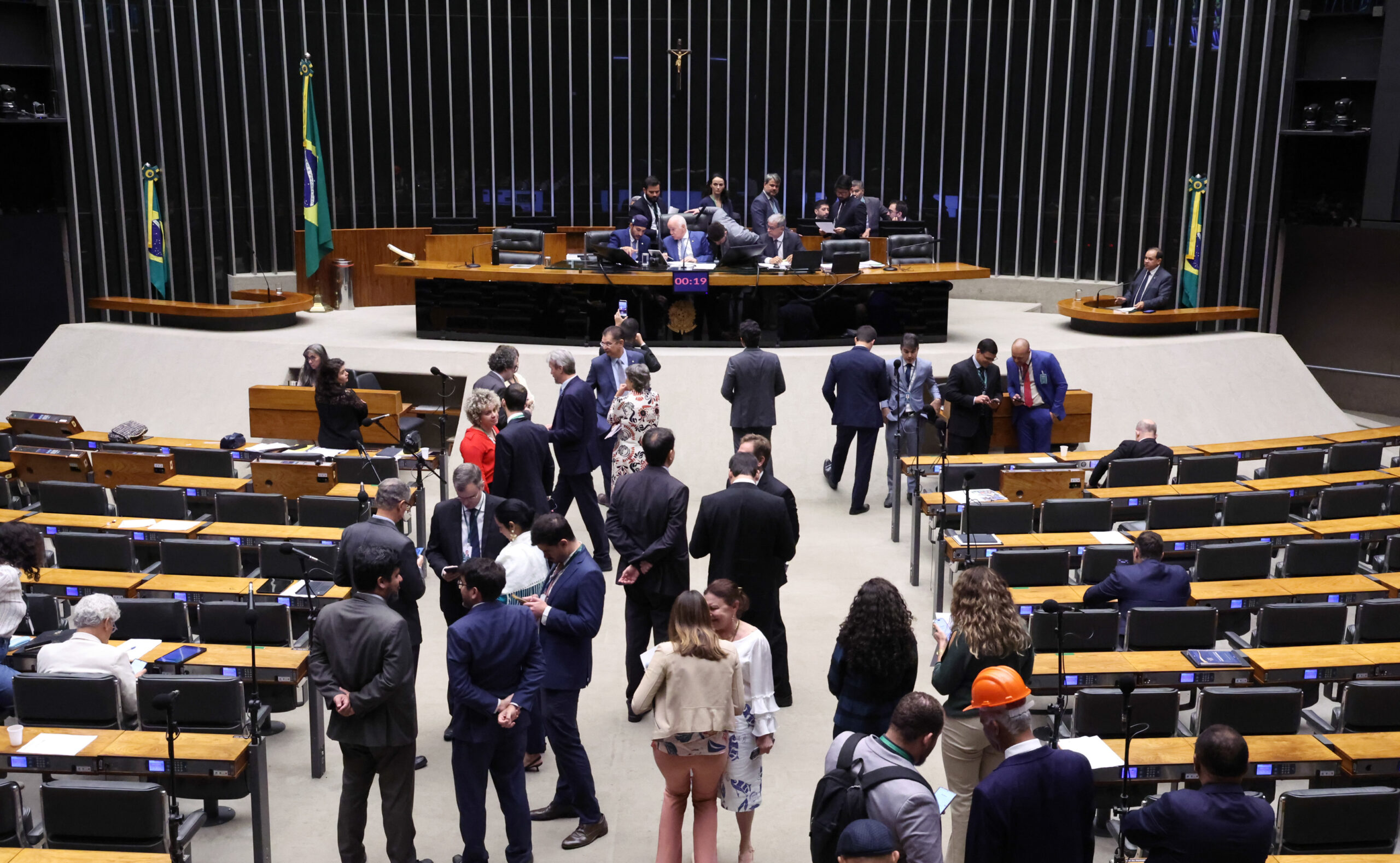 Bancada do RN se divide ao votar PEC que amplia imunidade tributária para igrejas