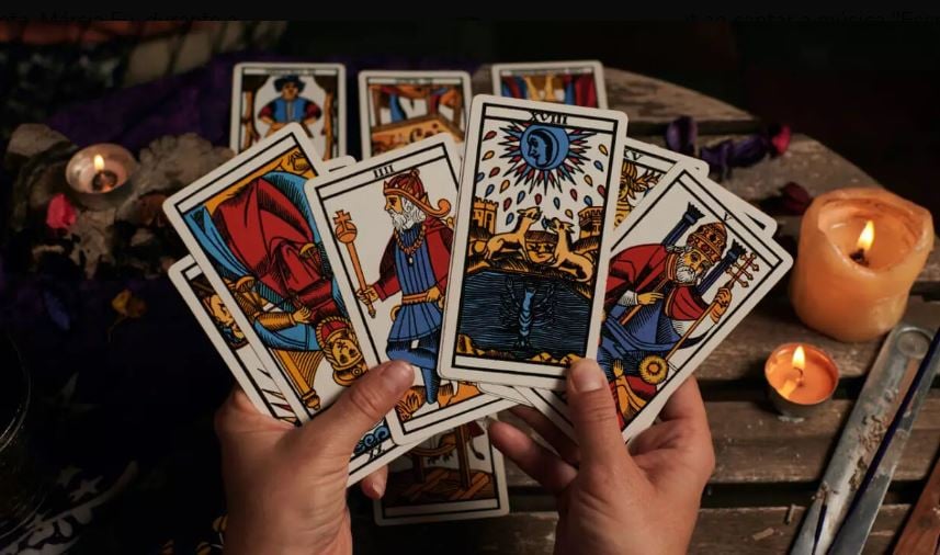 Caso do acaso bem marcado em cartas de tarô