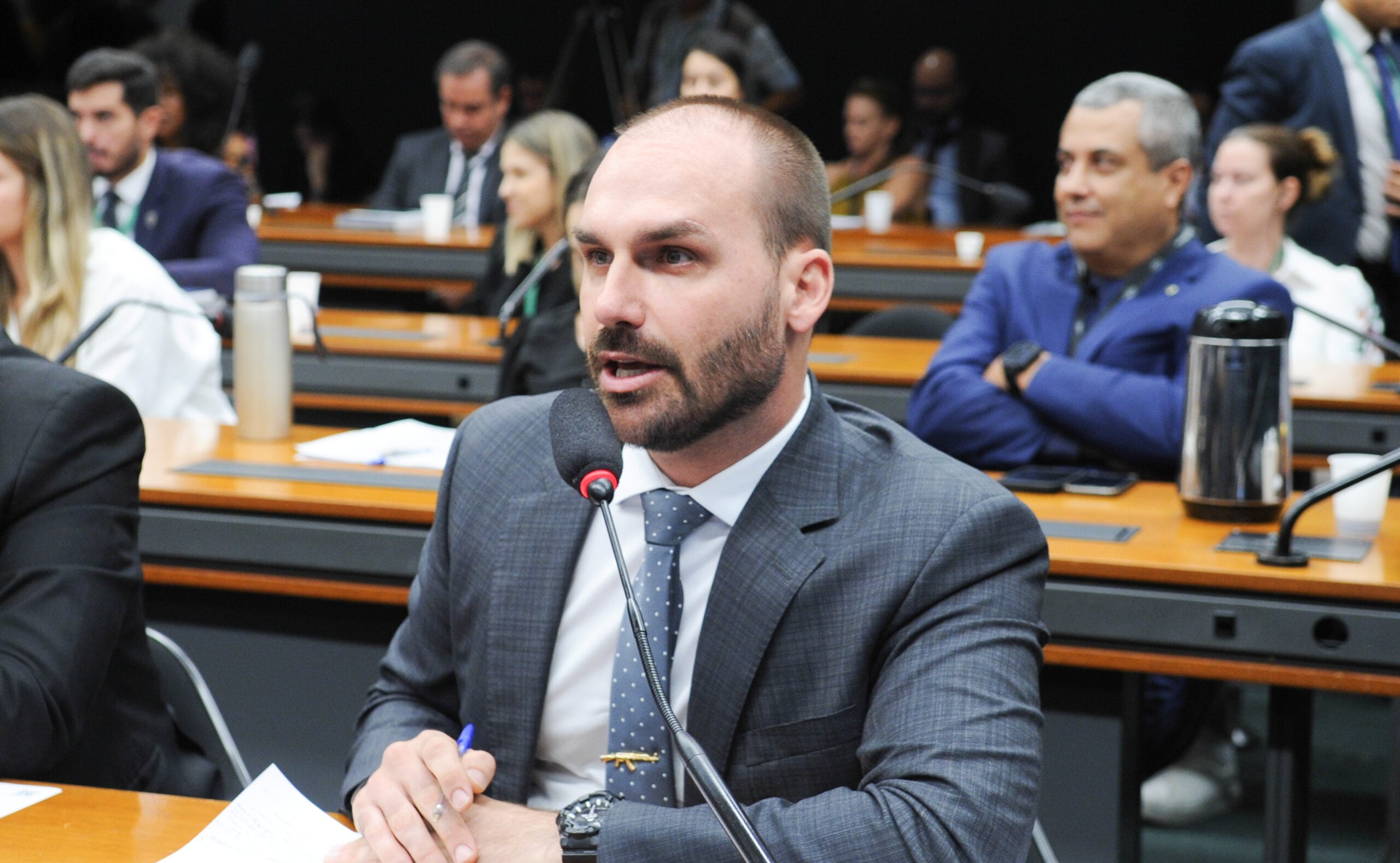 Eduardo Bolsonaro é condenado; aliados no RN se calam e PT celebra