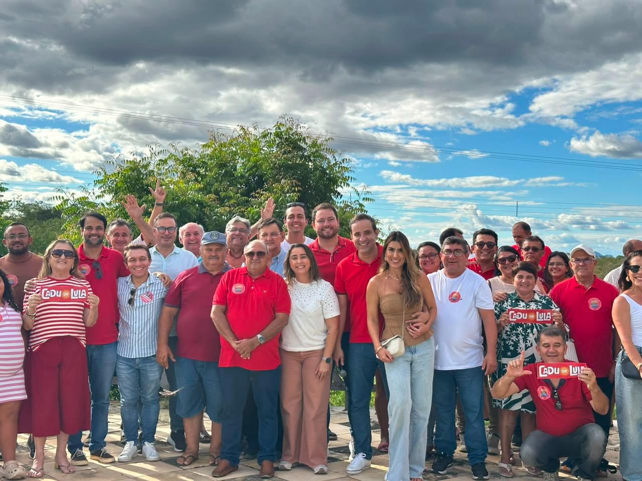 Prefeitos do PSDB ignoram apoio a Álvaro e aderem a Cadu