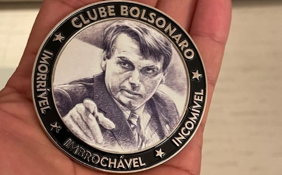 O singulto do ex-imbrochável, ex-imorrível e ex-incomível
